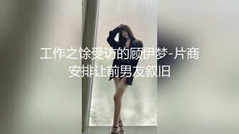 外表文静甜美小姐姐粉嫩小穴，假屌深插到底，骑乘位抽插，翘起美臀摇摆