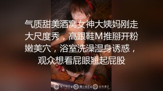  大奶少妇 脚好酸哪 上位骑乘 无套输出 骚逼被大鸡吧操漏了 插几下就要喷