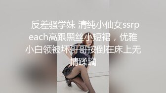 骚女KK勾引小奶狗隔着无缝黑丝舔骚逼，姐姐的逼逼好吃吗？