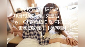 颜值御姐精彩演绎，全程露脸群P淫乱，AV级大作嘴里叼两根鸡巴下面还被舔逼，让几个小哥吃奶玩逼草嘴刺激