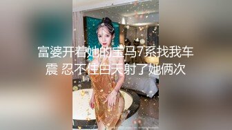 瑜伽裤女外卖员送餐时被男客户强上-米菲兔